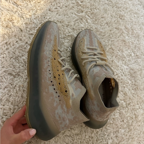 Adidas YEEZY Boost 380 Pepper - Picture 6 of 7